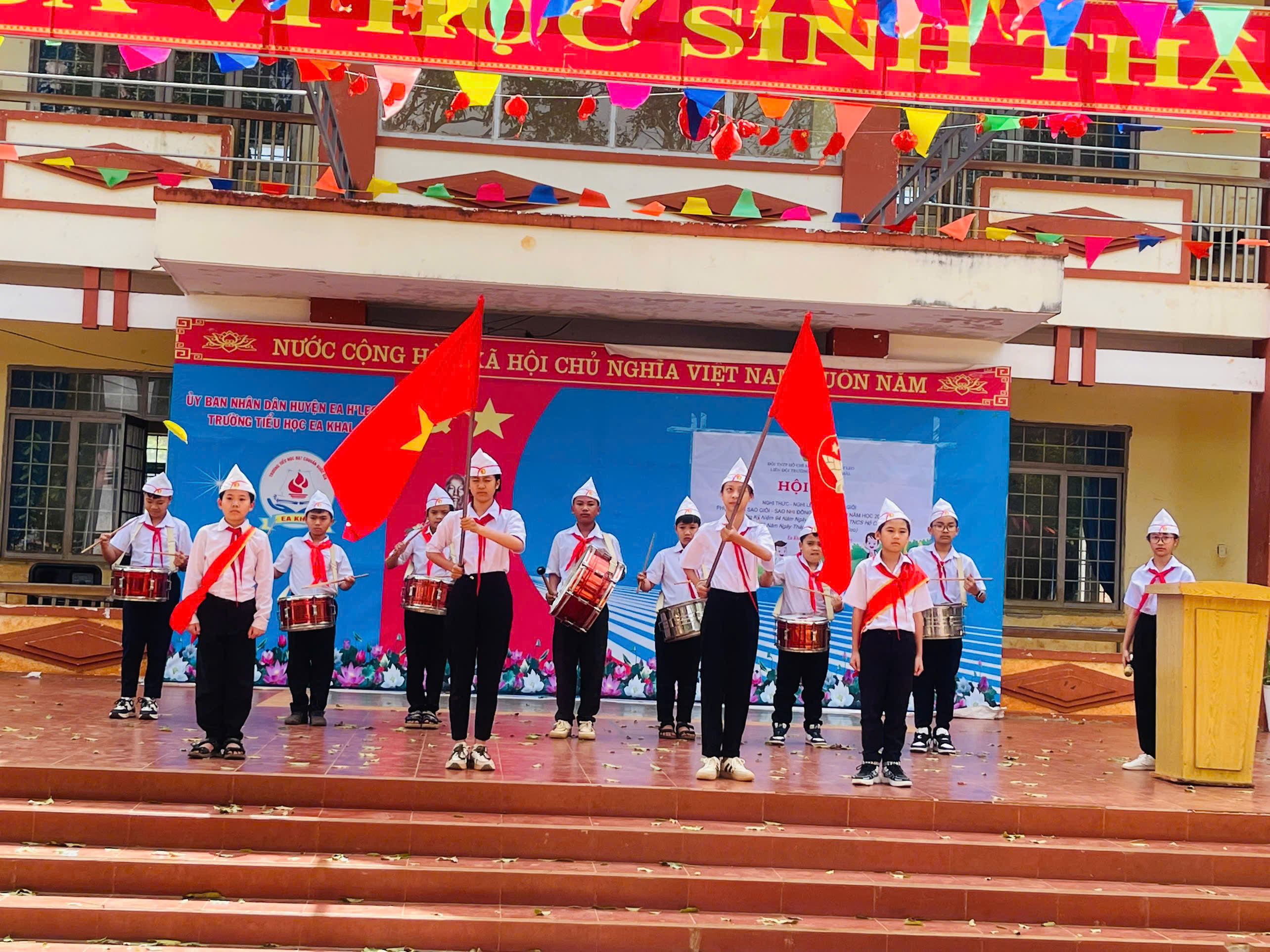 Trường Tiểu học Ea Khăl tổ chức Hội thi Nghi thức - Nghi lễ - Chỉ huy Đội giỏi; Phụ trách Sao giỏi – Sao Nhi đồng chăm ngoan năm học 2024 – 2025.